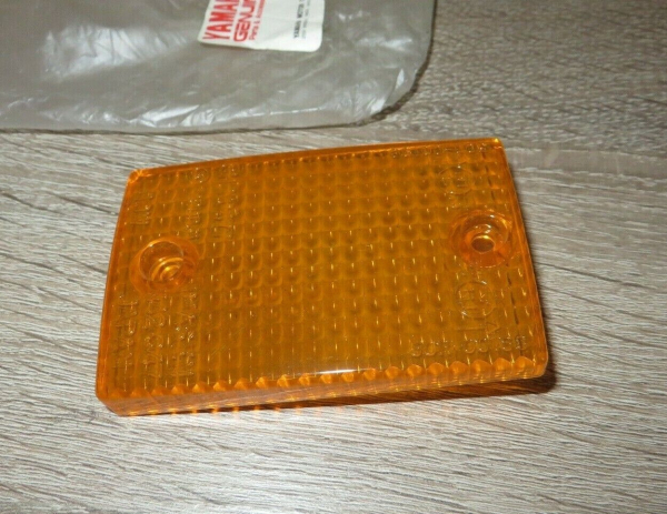 Yamaha Blinkerglas hinten DT80 LCII CW50 BW`S rear flasher lens 34N-83332-00 Original Neu 34N-83332-00 Original Ersatzteil –